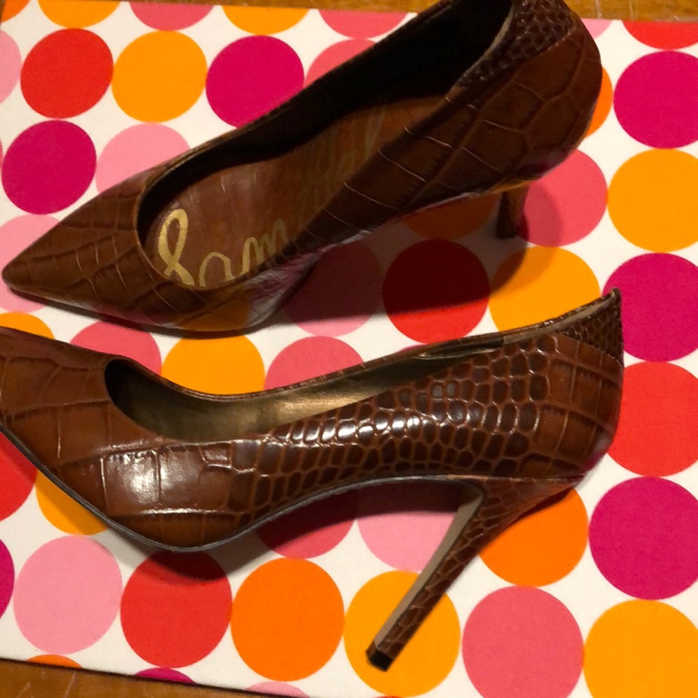 BEAUTIFUL….Whiskey brown “Portney”. pumps with croc texture.  Listed price - OBO